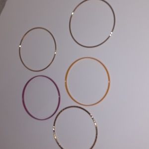 Avon Set of 5 bangle bracelets $12
